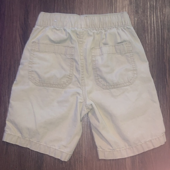 Children’s place khaki shorts with side pockets and drawstring waist size 4T - Picture 2 of 3